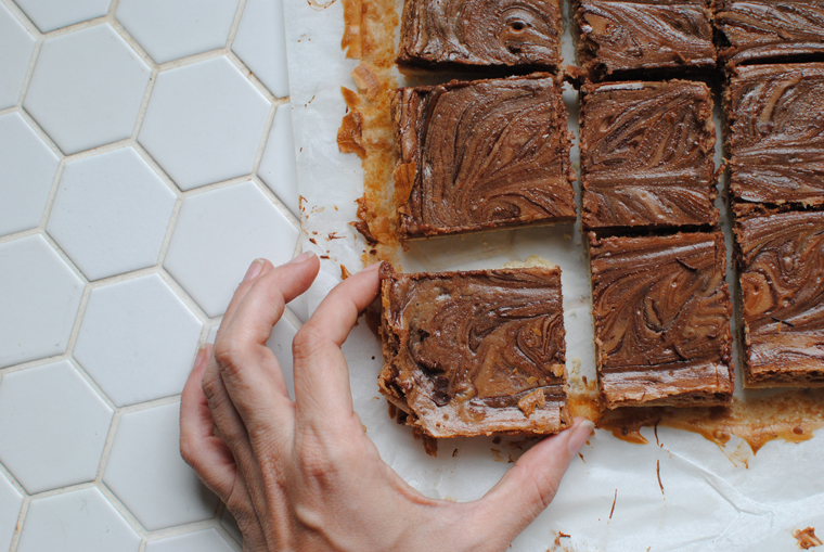 Nutella Cheesecake Bars